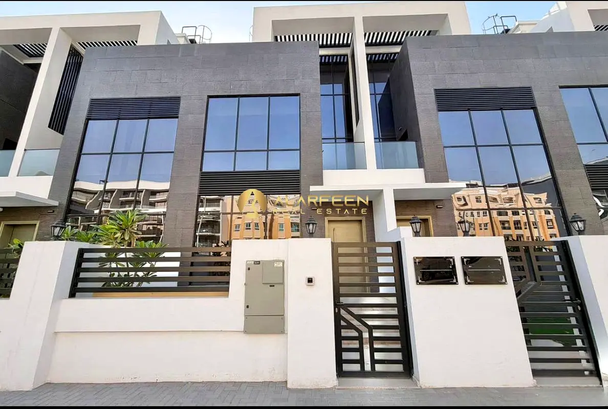 Brand New | Private Elevator | Ready to move