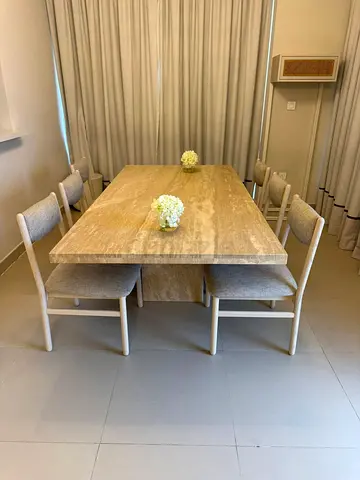 Cratebarrel Original marble Daning table with made in Italy Cratebarrel chairs