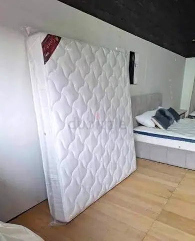 Queen size mattress - lightly used, clean