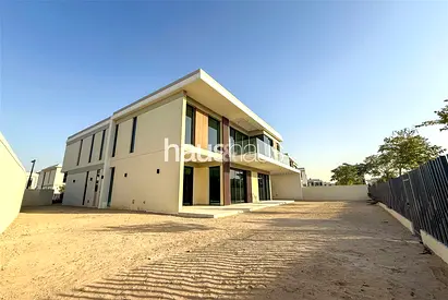 Pool Backing | Large Plot | Vacant Now | Upgraded