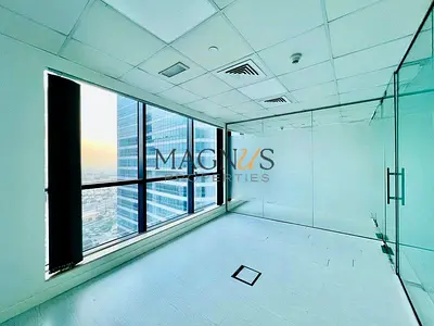 FITTED WITH 3 CABINS | NEAR TO METRO