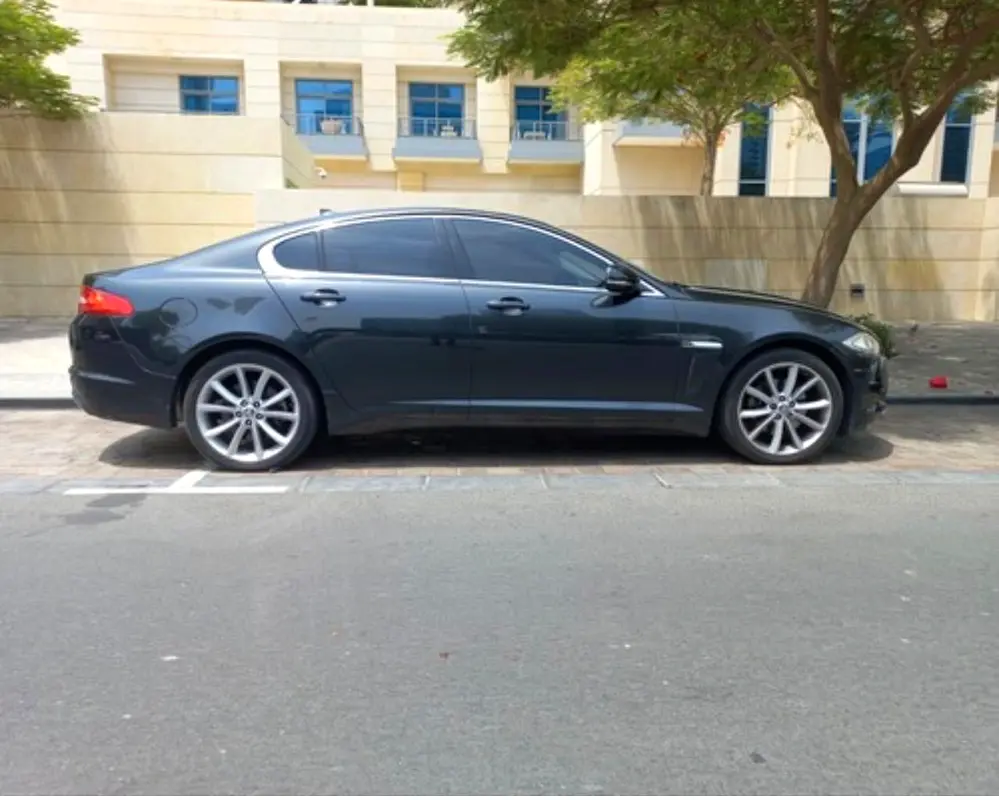 Jaguar XF 2013 — photo 1 of 10