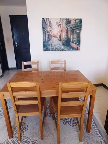 Ikea dinning tabe with 4 chairs