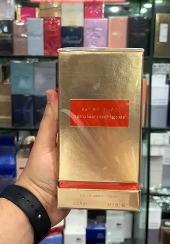 Narciso safran musc perfume available
