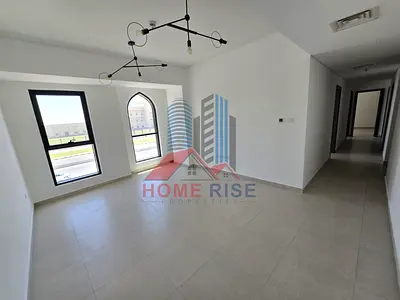 Stunning 3BR/ School Zone 🏫 / With Maidroom/ Free Covered Parking Attractive Entrance Wardrobes Pr