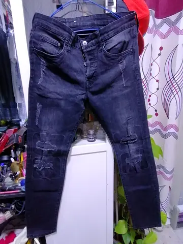 H  M Mens black ripped slim-fit jeans - good used condition 32