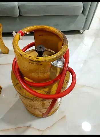 Gas Cylinder with Regulator  Pipe
