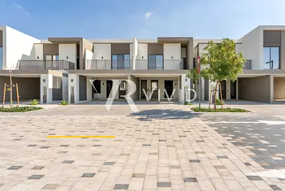 Single Row | Light Finishing | Near Pool and Park