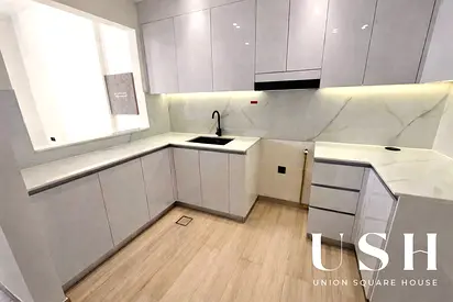 Modern 1 BR | Boulevard Views | Mid Floor