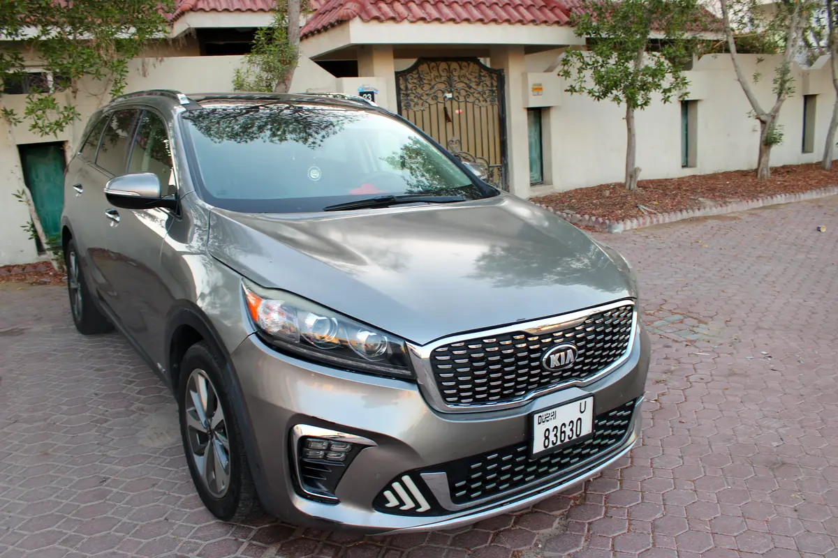 Kia Sorento 2019 — photo 1 of 15