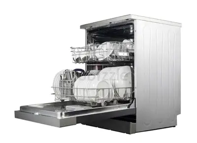 Hisense freestanding stainless steel dishwasher - good condition