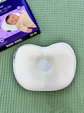 Infant memory foam head shaping pillow (like-new)