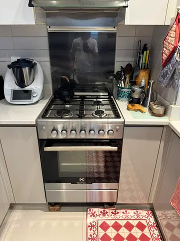 Electrolux gas cooker for 900