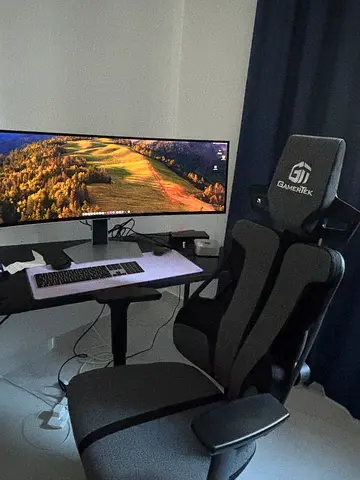 GEEKAY GAMING CHAIR BRAND NEW