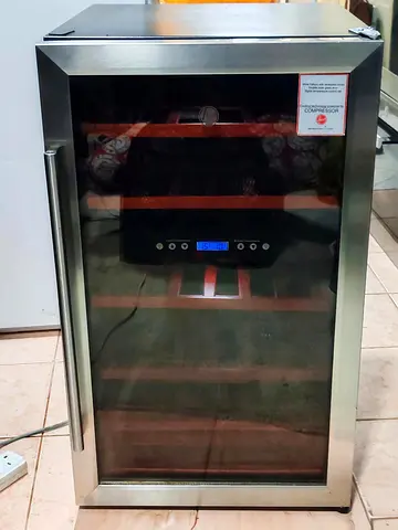 Stainless Steel Wine Cooler / Hoover Beverage Fridge - Single Door