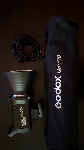 Godox S100D Studio Strobe with QR-P70 Softbox and Bag - Brand New