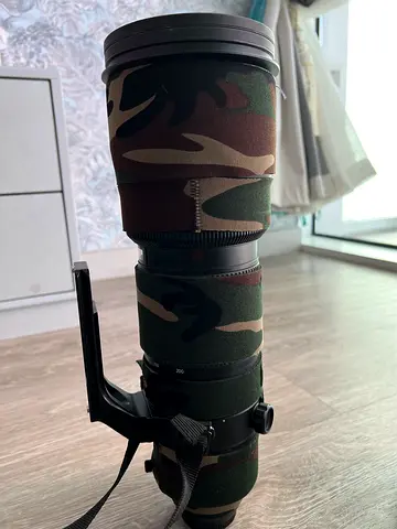 Large Telephoto Camera Lens with Tripod Collar (Camouflage Cover) NIKOR 200-400 f4 VR2