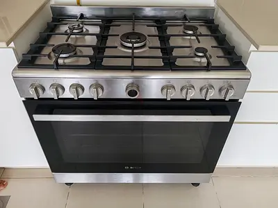 Bosch 5-Burner Stainless Steel Gas Range with Oven - Good Condition
