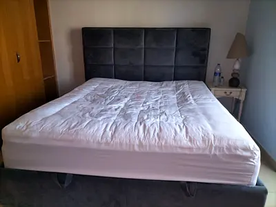 King Size Bed with Hydraulic storage and High Quality Mattress 
Mattress is KING KOIL
180X200 cm