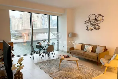 Chic Unit | One Month Free | Furnished