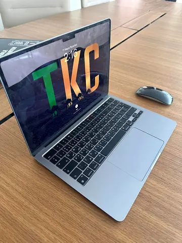 MacBook M2 1TB - 16gb  (Space Gray) with Magic Mouse - Good Condition