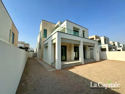 HUGE PLOT | PREMIUM VILLA | MODERN | KEYS IN HAND