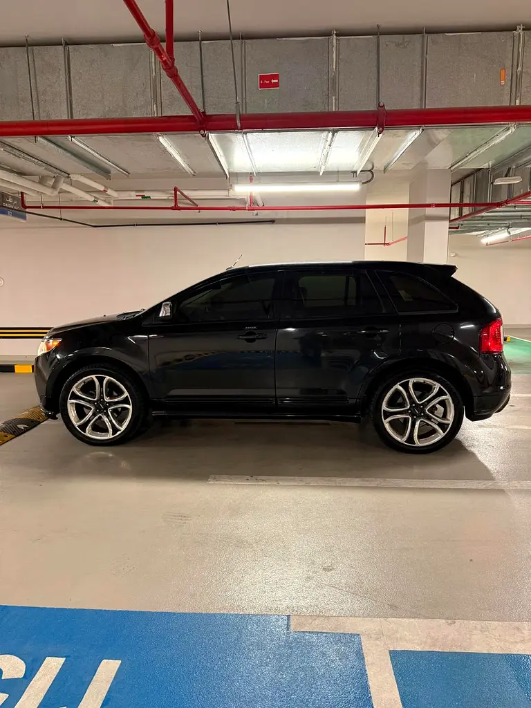 Ford Edge 2013 — photo 1 of 12