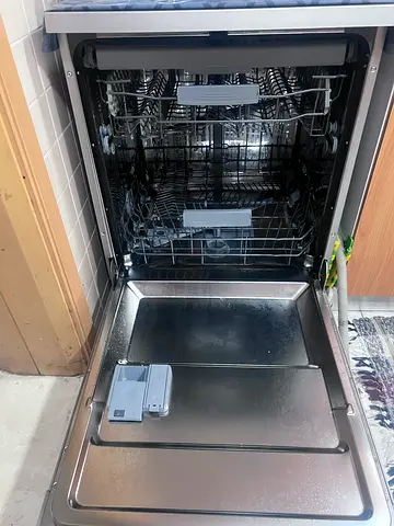 Built-in stainless steel dishwasher - good working condition