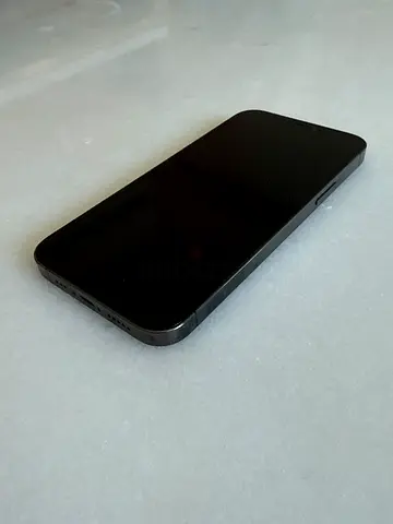 iPhone 12  smartphone - good working condition (black)