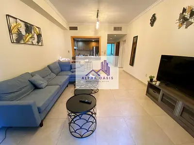 VACANT /SEMI CLOSE KITCHEN /2 BATH/PRIME LOCATION/
