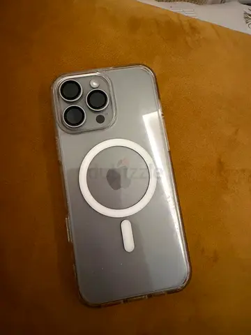 iPhone 16 pro Max with 100% 6 days used