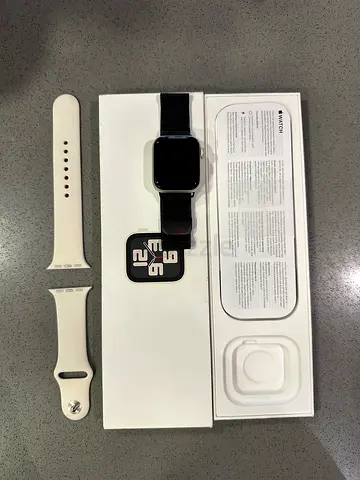 Apple Watch SE Gen 2 (with extra bands) — excellent condition
