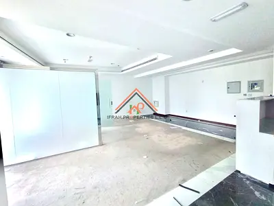 FULLY FITTED | GLASS PARTITIONS | VACANT