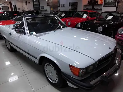 Mercedes Benz SL 560 1988 model