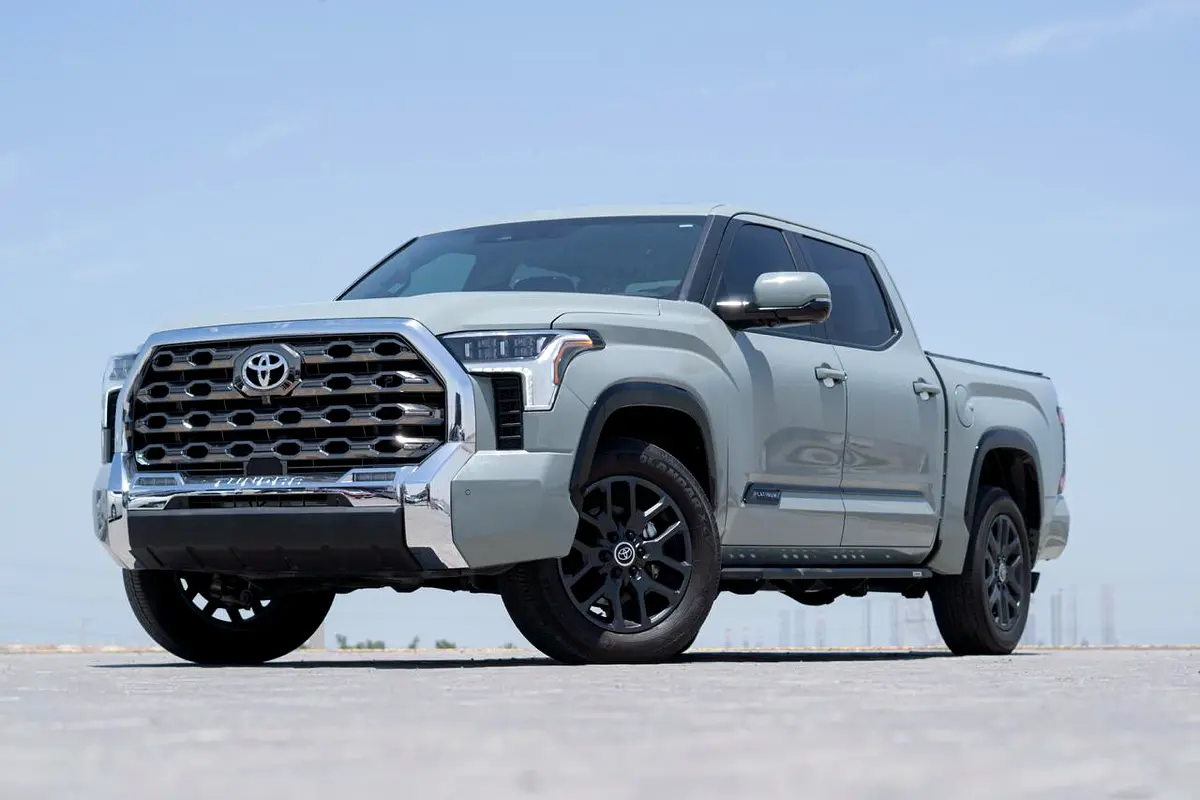 Toyota Tundra 2024 — photo 1 of 20