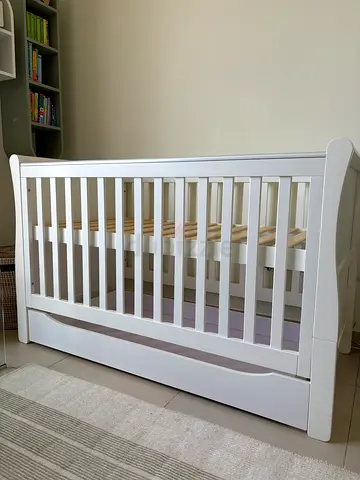 White Baby Crib and Mattress for Sale