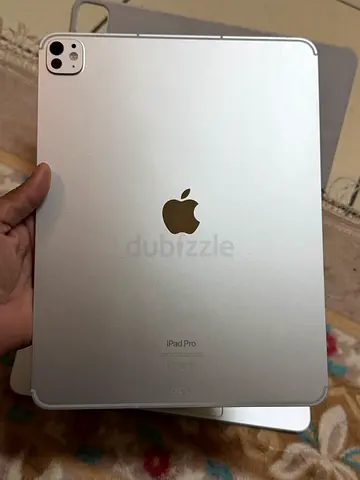 Apple iPad Pro Silver 256 13 inch M4 cellular + Magic Keyboard