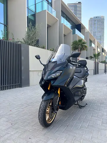 Yamaha Tmax 560