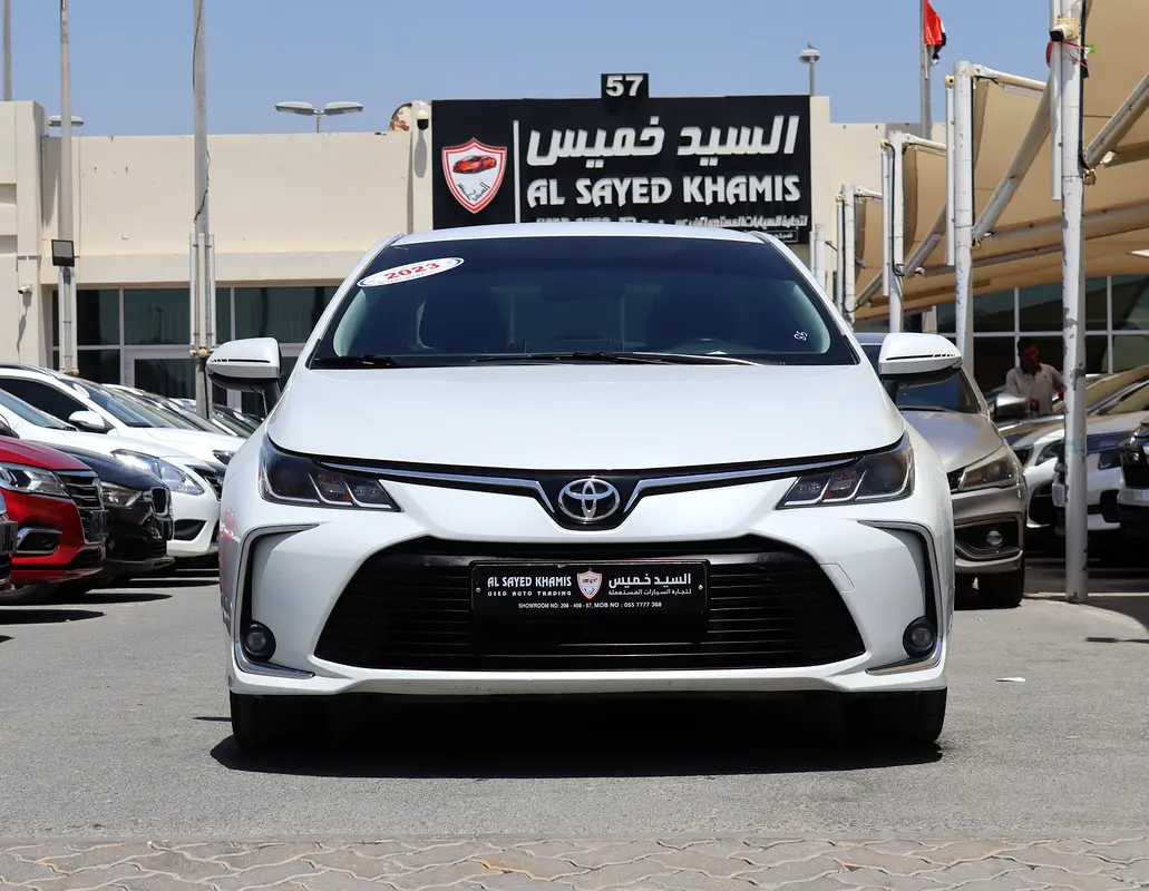 Toyota Corolla 2023 — photo 1 of 19