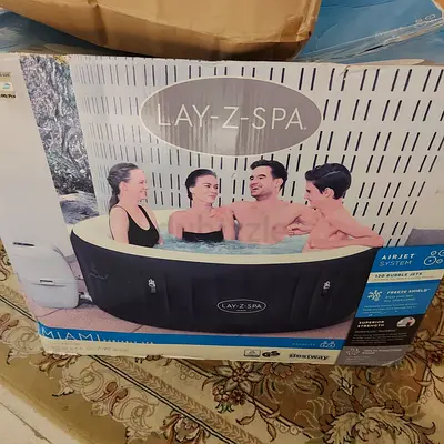 Hot tub jaccuzi