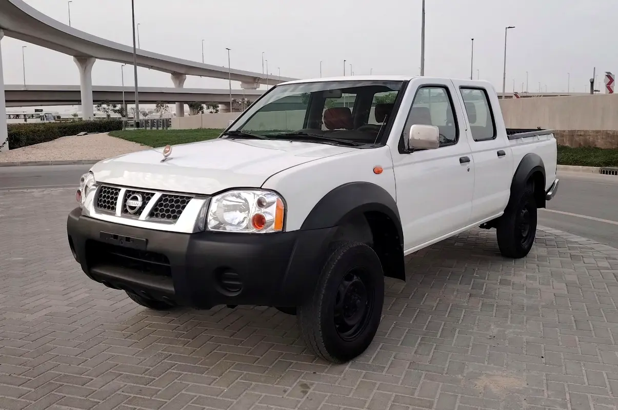 Nissan Pickup 2016 — photo 1 of 14