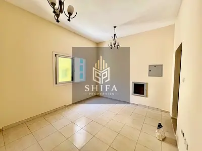 Elegant Studio | School Zone | Side Kitchen