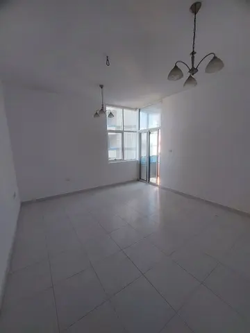 💯للايجار السنوي بعجمان  💦شقة غرفة وصالة منفصلين و2حمام ومطبخ وبلكونة تكييف مركزي  🏡الموقع . ابراج الفالكون . الراشدية 2  ✅السعر 30.000 ألف  ✅الدفعا