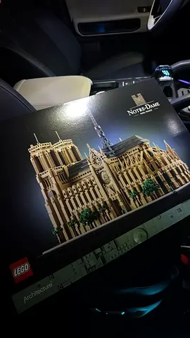 LEGO® Notre-Dame de Paris