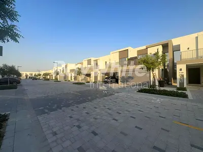 Modern 3BR | Single Row | Near to Pool and Park