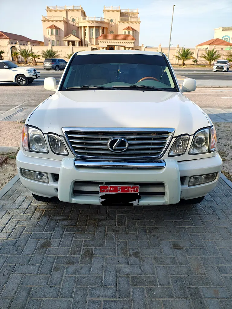 Lexus LX-Series 2004 — photo 1 of 8