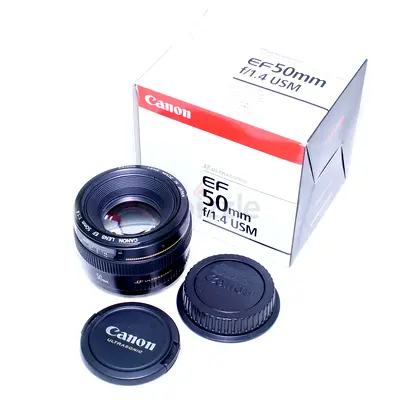 canon EF 50 1.4 with Box and hood in new condition