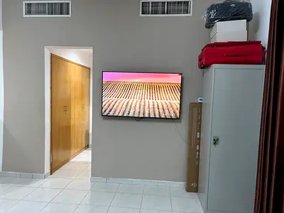 Looking for working flatmate - Master room sharing - attached washroom - Per person 2000