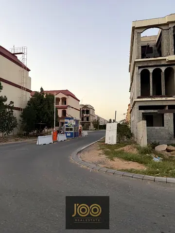 تصميم واسع  |  بلكونه  |  هادئ  |  مميز   | مساحه 3000