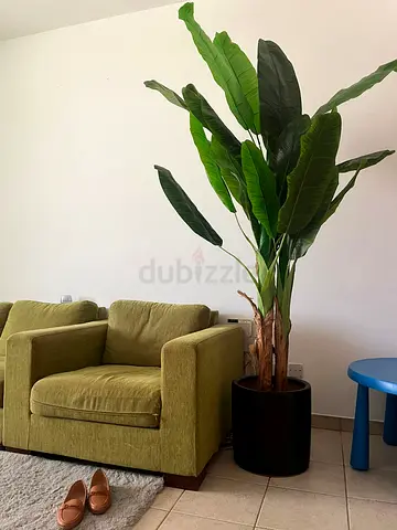 Large Indoor Artificial Bird of Paradise Plant in Black Pot - Excellent Condition. 10 feet tall.